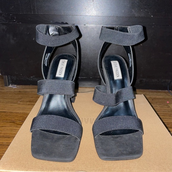 Steve Madden Black Heels - Picture 3 of 4